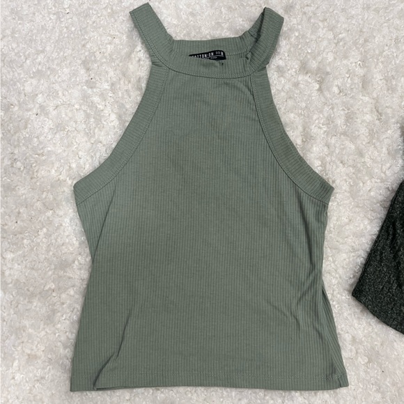 Basic tops - Picture 3 of 4